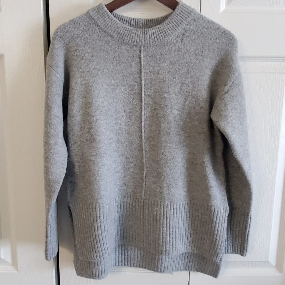 For The REPUBLIC NWT small WOOL BLEND GRAY HEATHERED. SWEATER